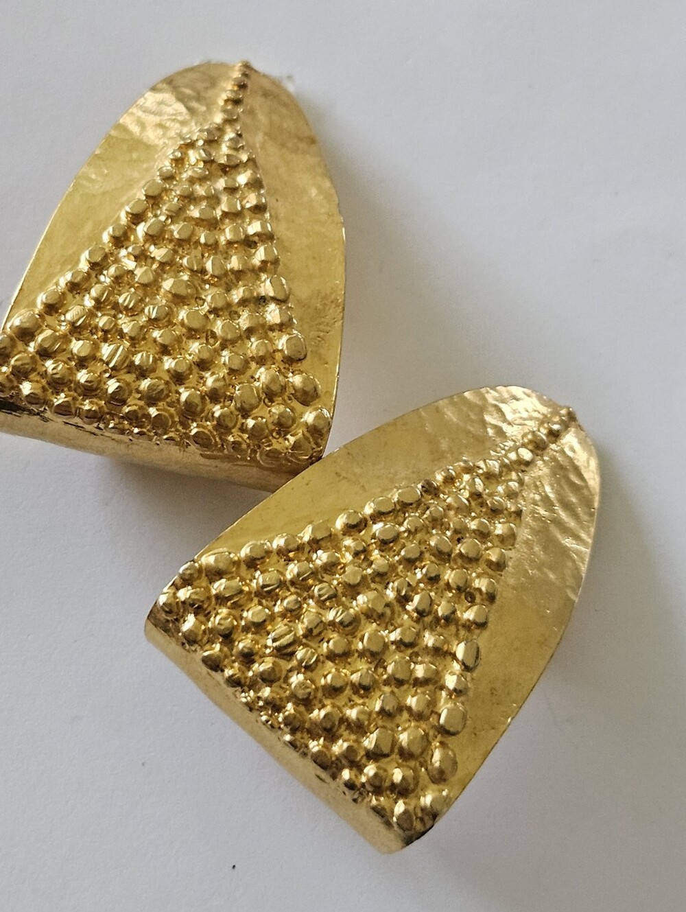 Vogue Les Bernard Vintage Earrings, Signed VO, Made In USA, Clip On Earrings - Picture 8 of 8